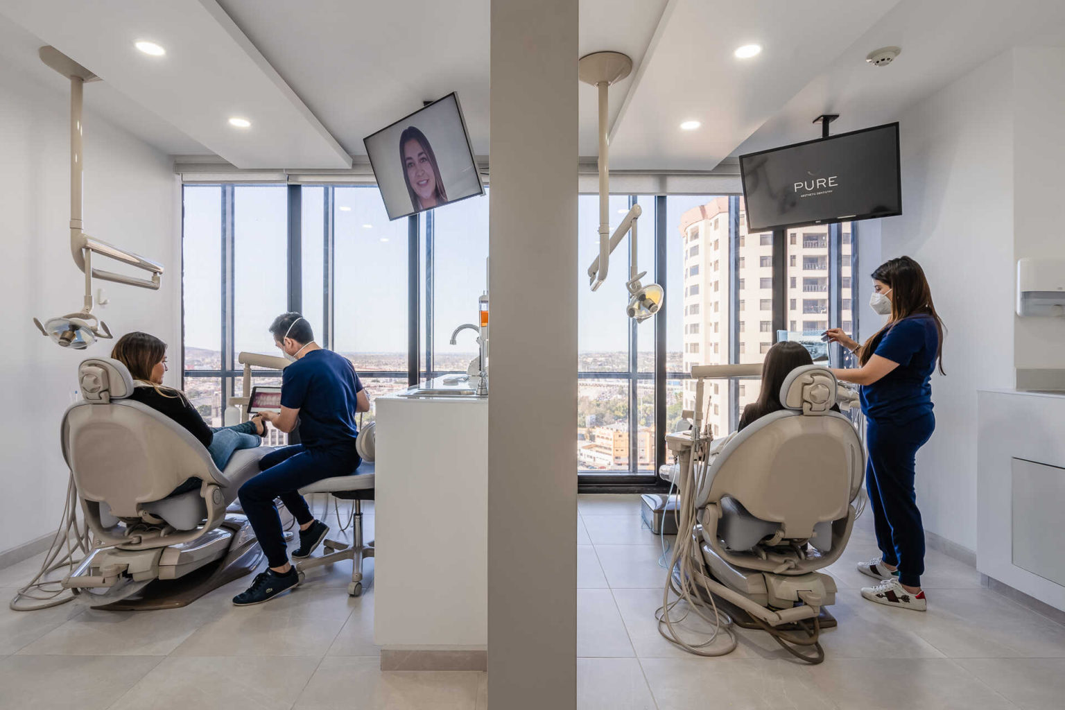 Dentist in Tijuana Dental clinic near to the US border Pure
